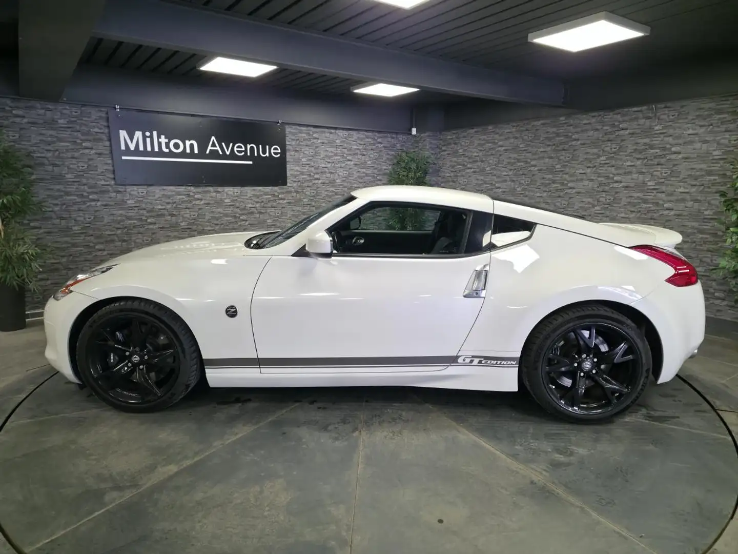 Nissan 370Z Coupé 3.7 V6 - 328 - COUPE GT Edition Weiß - 2