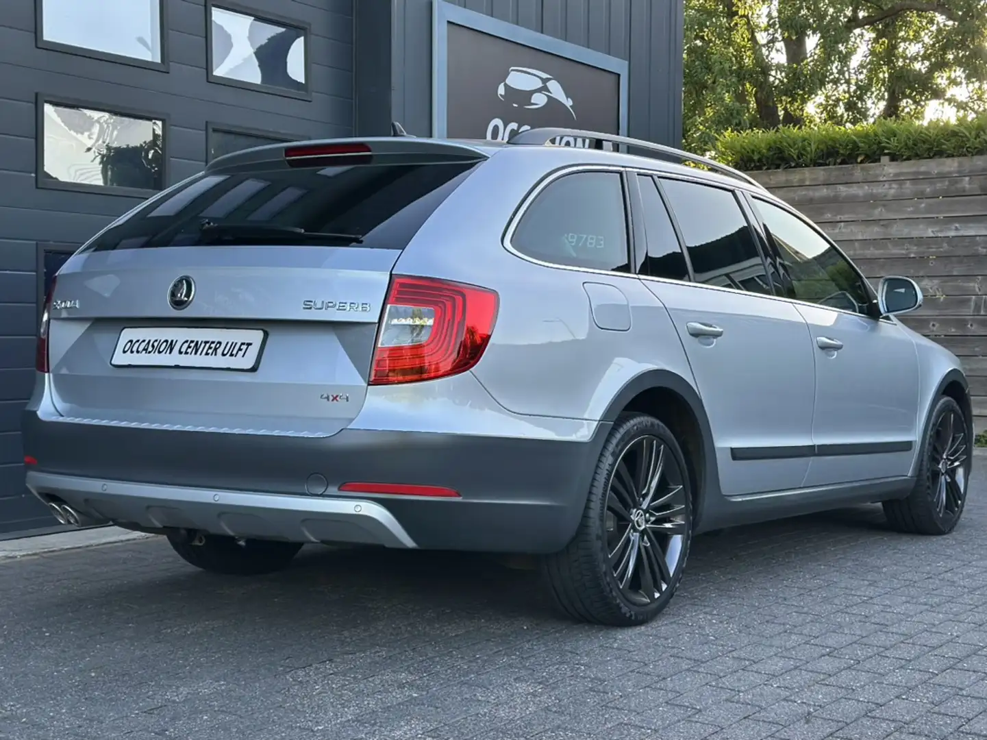 Skoda Superb Combi 1.8 ECC / PANORAMADAK / LEDER / NAVIGATIE .. Stříbrná - 2