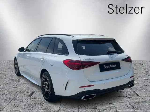 Mercedes-Benz C 300 de 4MATIC T-Modell mit EQ Hybrid AMG Ansicht 4