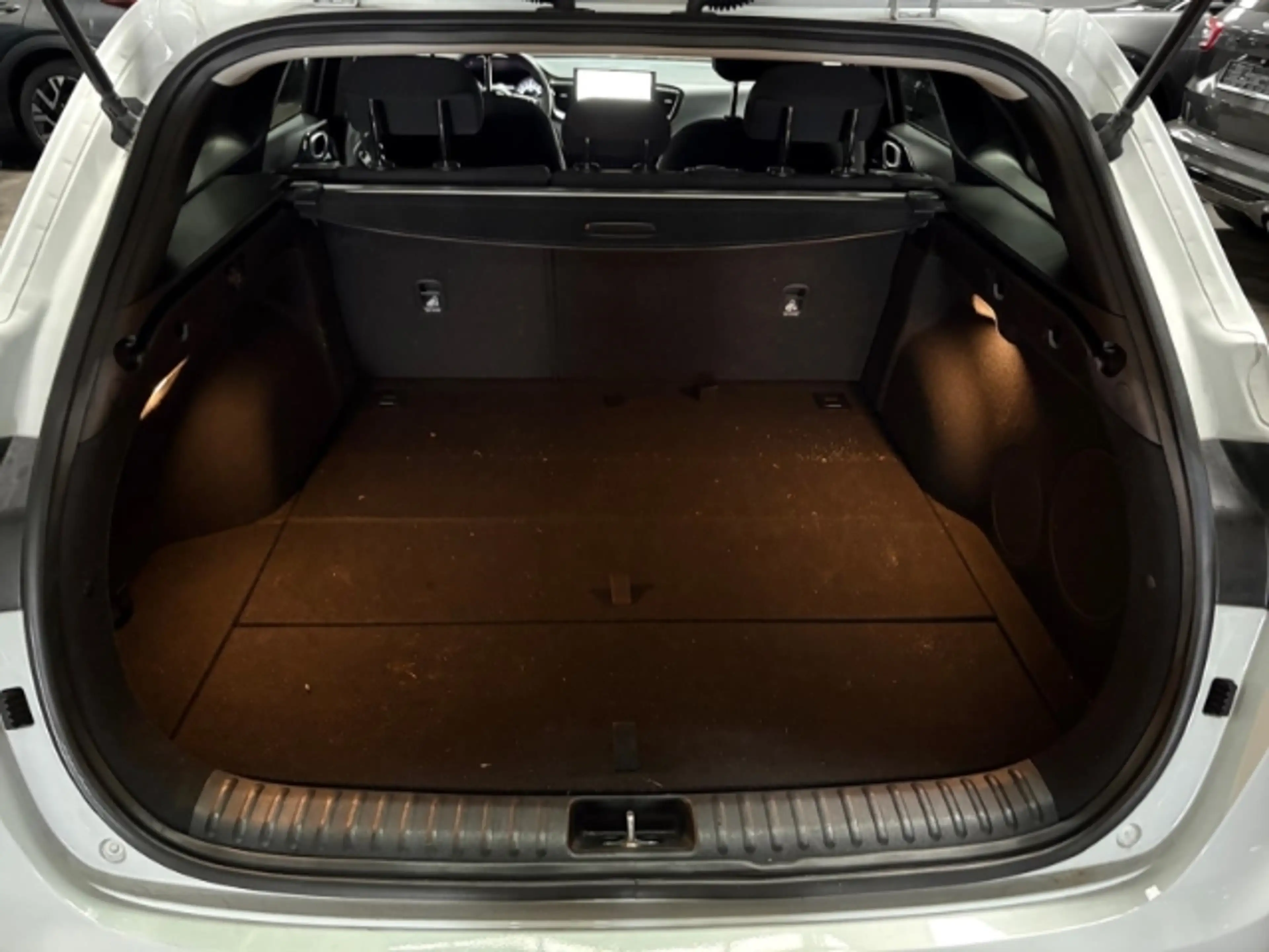 Kia Ceed SW / cee'd SW Sportswagon Edition 1.5 T-GDI Ultimate Navi+Sitzhe — photo 12