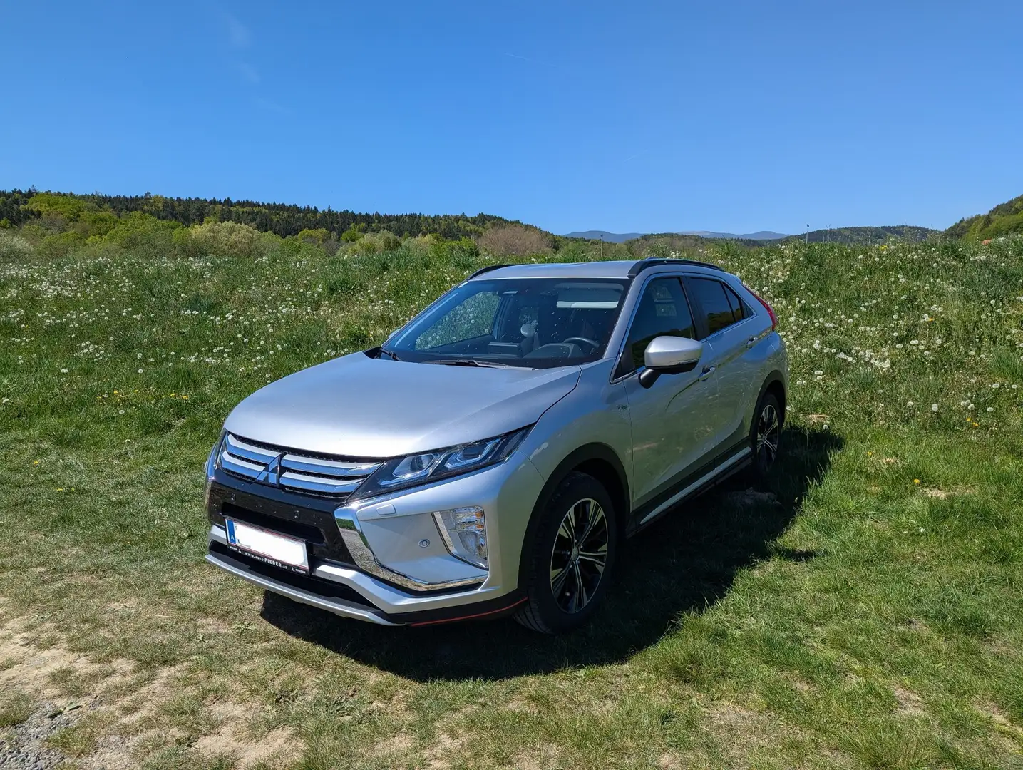 Mitsubishi Eclipse Cross 1,5 TC 4WD Intense CVT Aut. Silber - 2