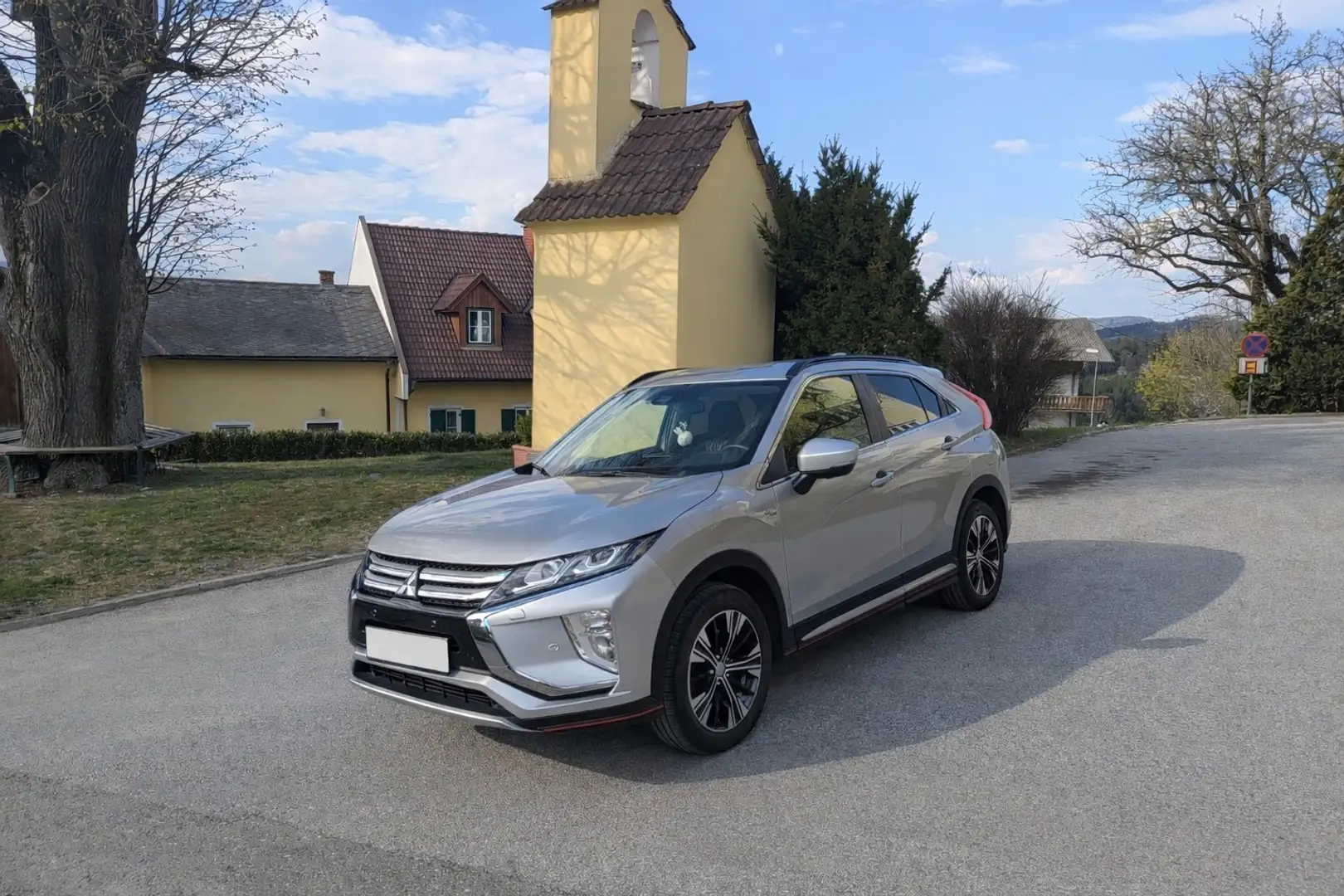 Mitsubishi Eclipse Cross 1,5 TC 4WD Intense CVT Aut. Silber - 2