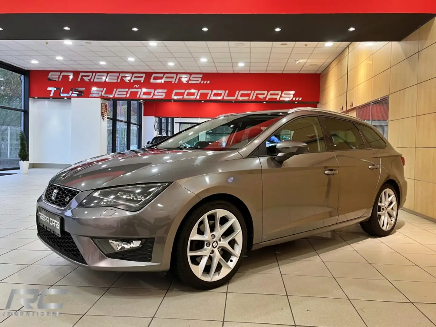 SEAT Leon ST 2.0TDI CR S&S FR DSG 184 Gris - 1