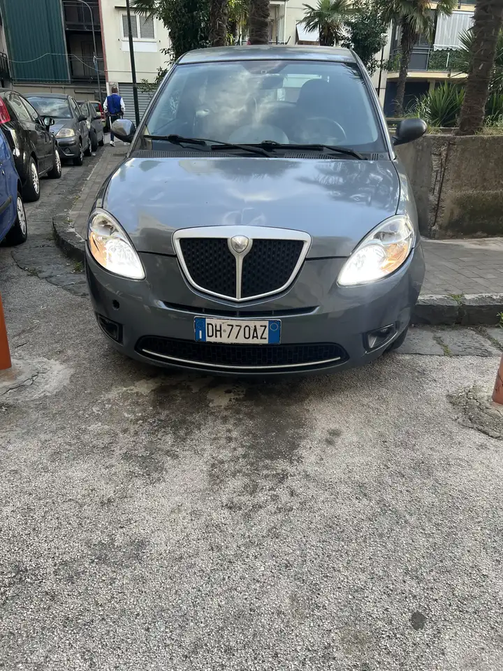 Lancia Ypsilon