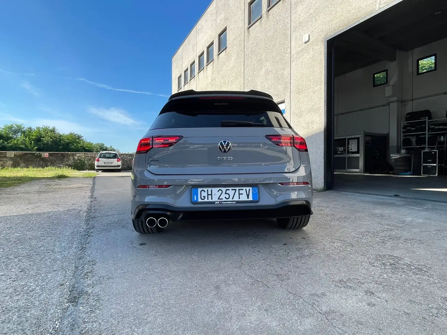 Volkswagen Golf GTD FULL OPTIONAL Gris - 2