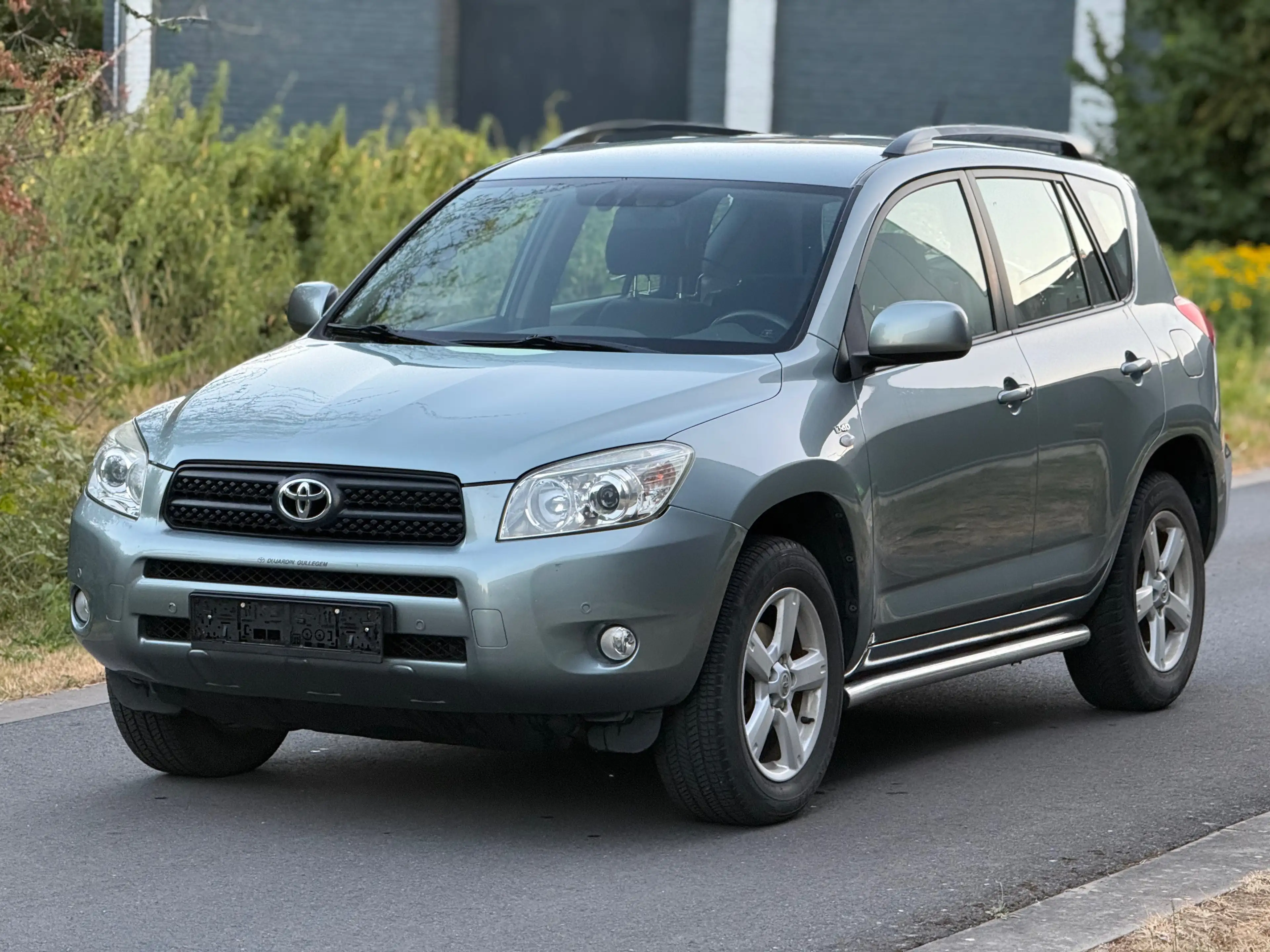 Toyota RAV 4 2.2 Turbo D4D 16v VIP // 1er Pro — photo 3