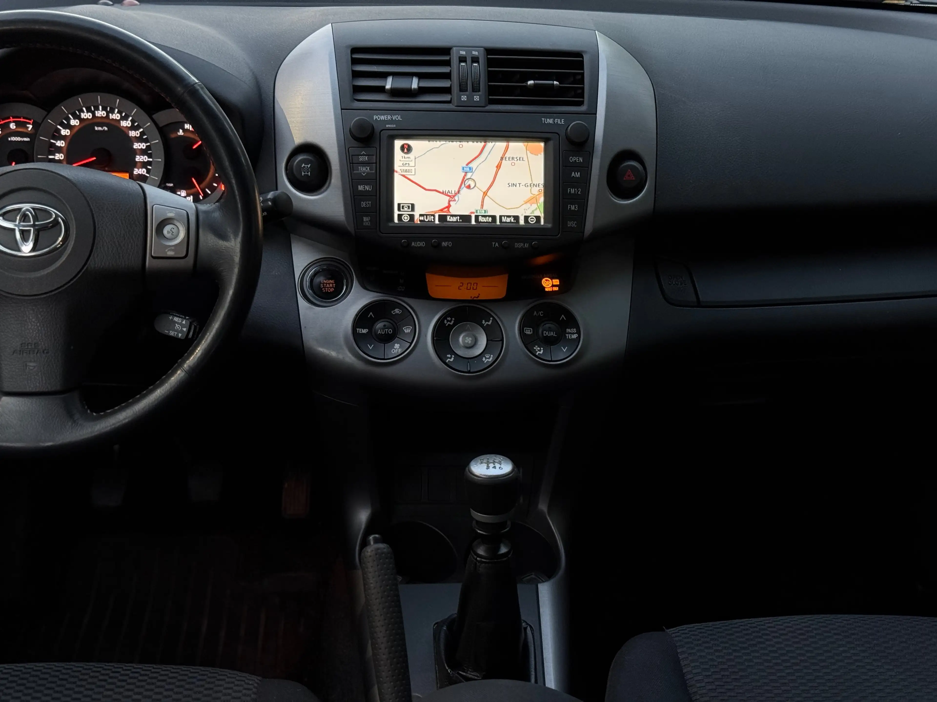 Toyota RAV 4 2.2 Turbo D4D 16v VIP // 1er Pro — photo 9