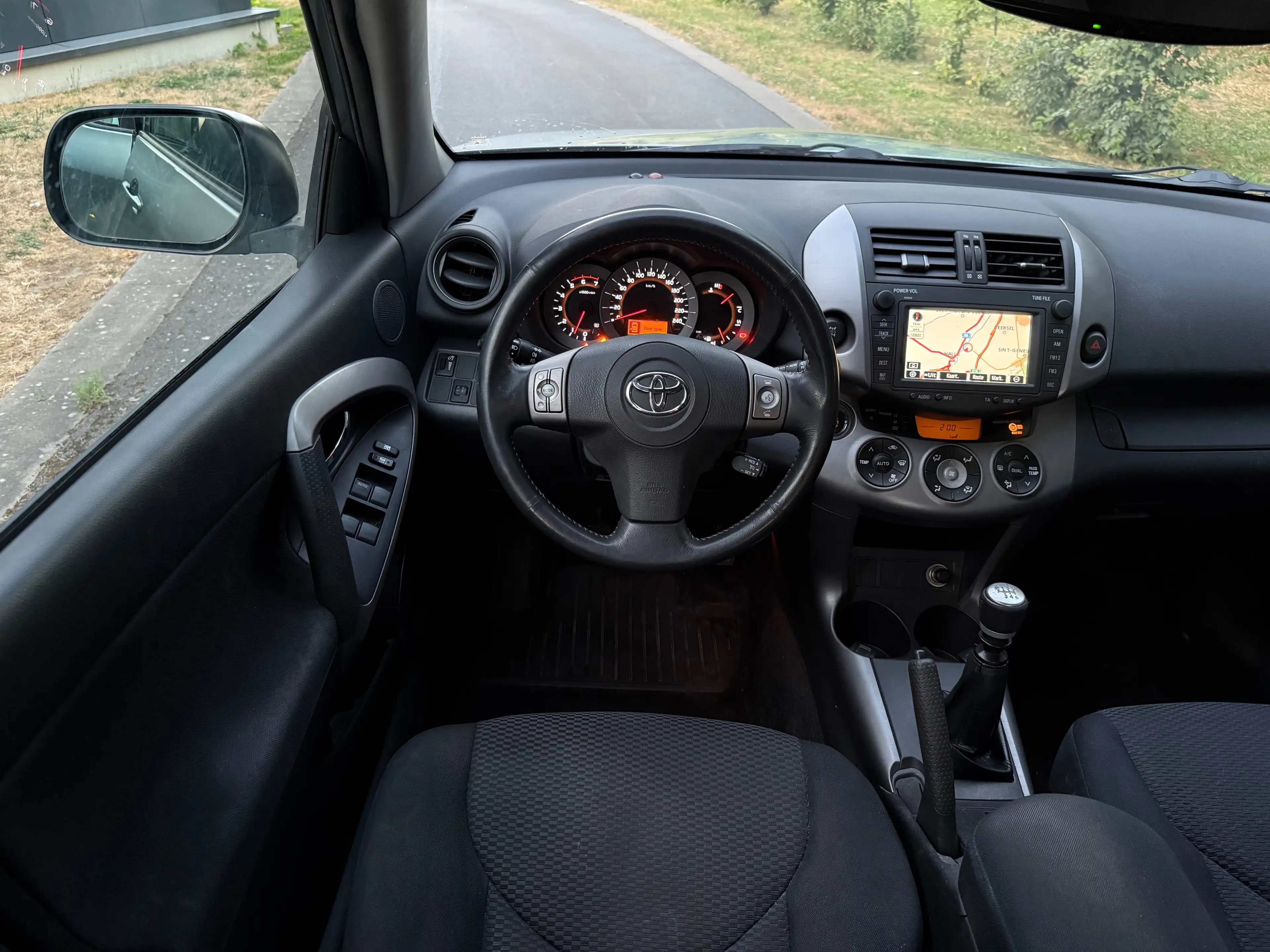 Toyota RAV 4 2.2 Turbo D4D 16v VIP // 1er Pro — photo 8