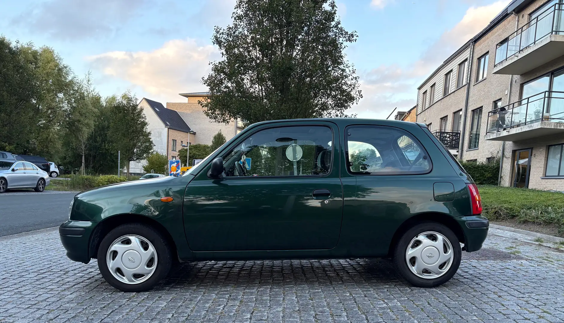 Nissan Micra 1.0i avec demande d’immatriculation Vert - 2