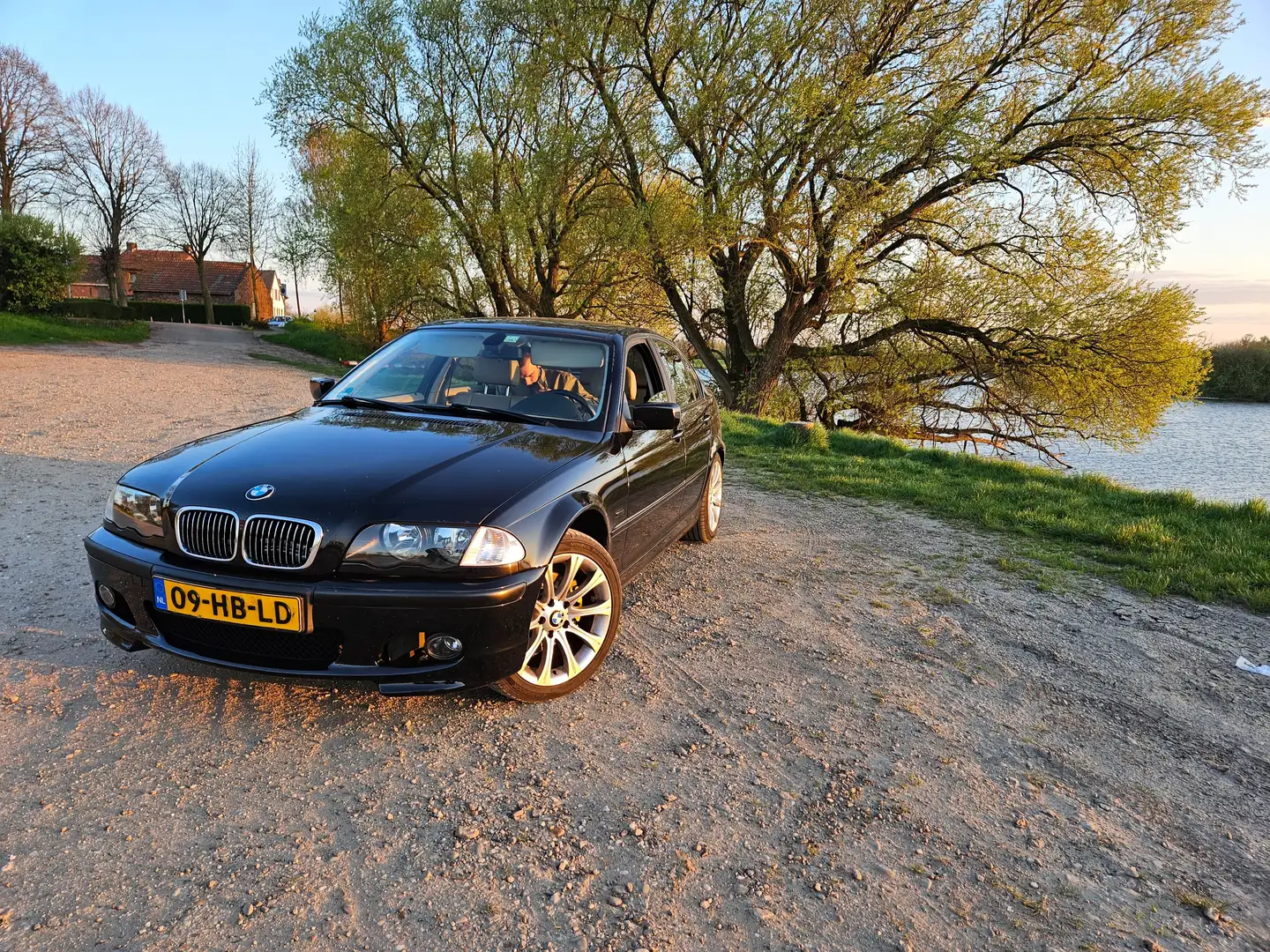 BMW 320 320i Executive Negru - 1