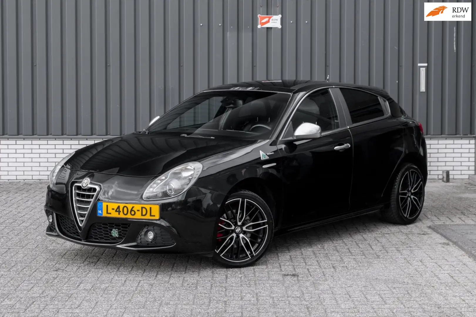 Alfa Romeo Giulietta 1.4 T Distinctive*ClimateControl*Stoelverwarming* Zwart - 1