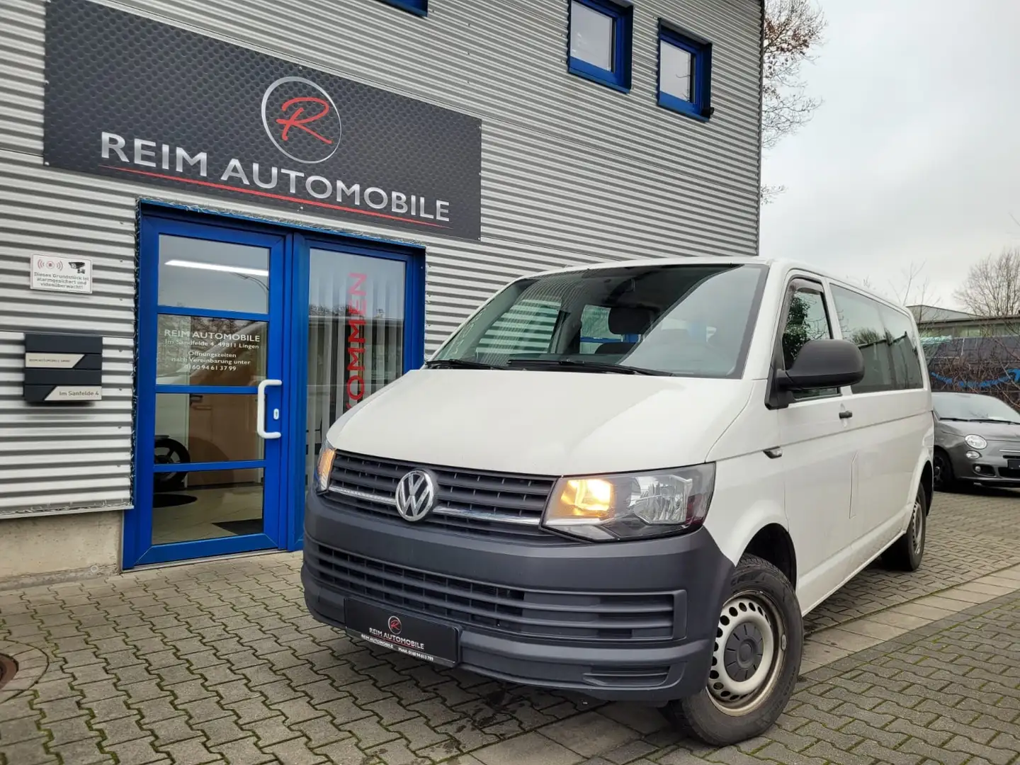Volkswagen T6 Kombi 2,0 TDI Kombi lang 8-Sitzer *KLIMA*RADIO*AHK* Blanc - 1