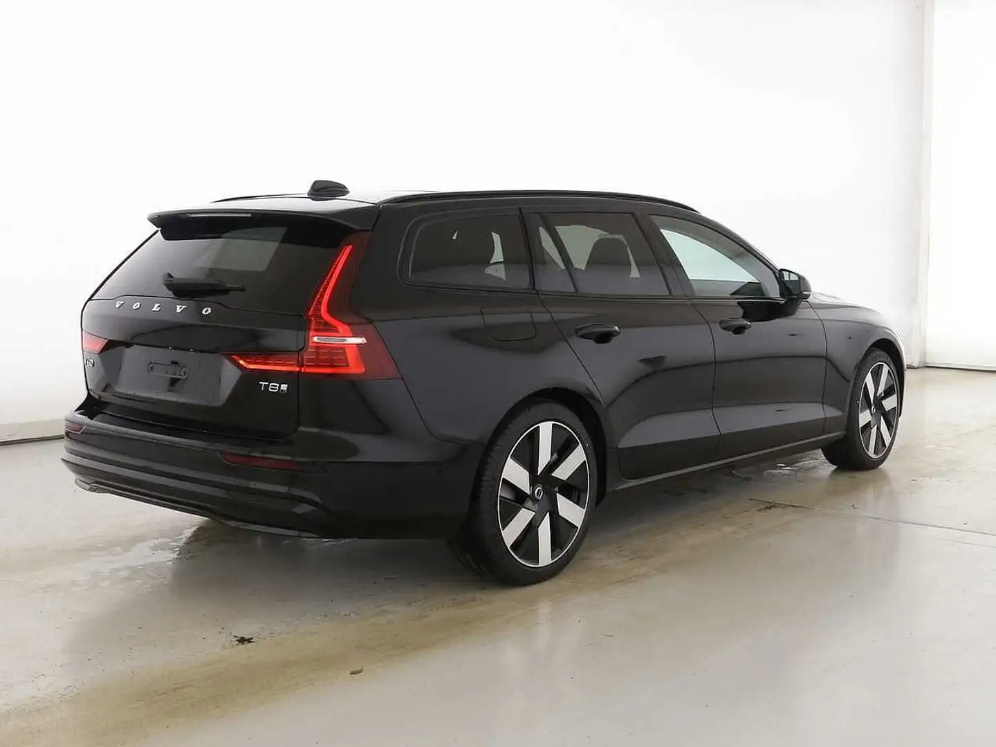 Volvo V60 Plug-In-Hybrid T8 Plug-in Hybrid AWD Ultra Dark Negru - 2