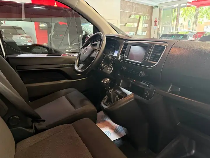Opel Vivaro 2023, foto 12