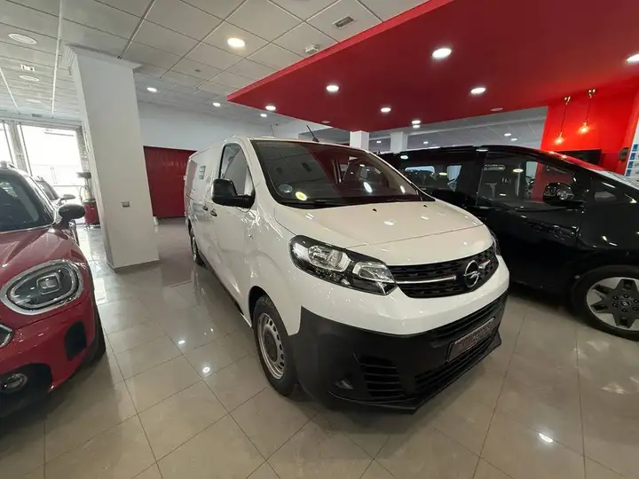 Opel Vivaro 2023, foto 2