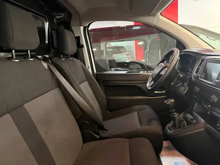 Opel Vivaro 2023, foto 13