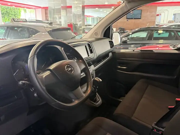 Opel Vivaro 2023, foto 8