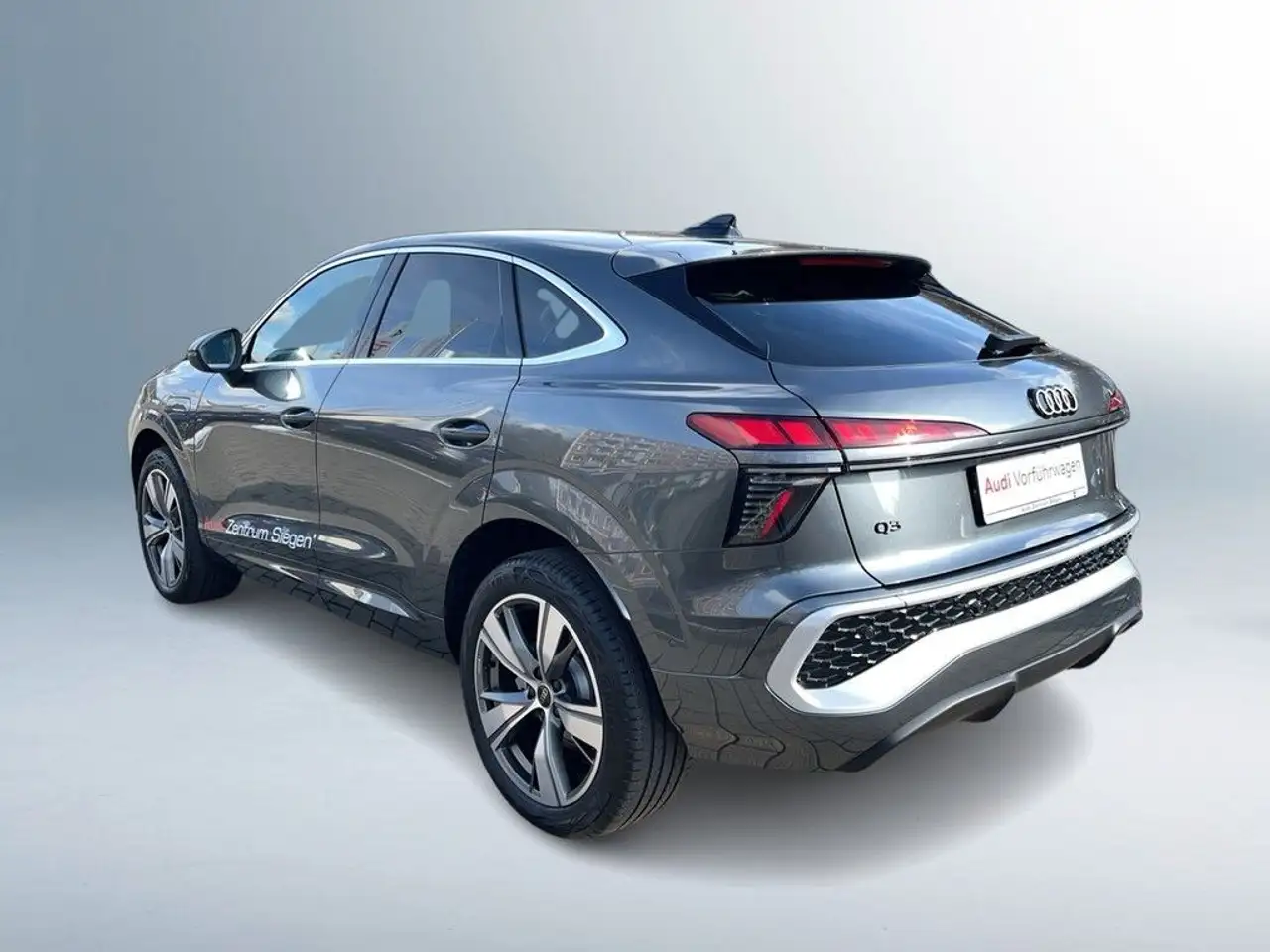 Audi Q3 e-hybrid MATRIX*S-LINE*TECH PLUS* 3