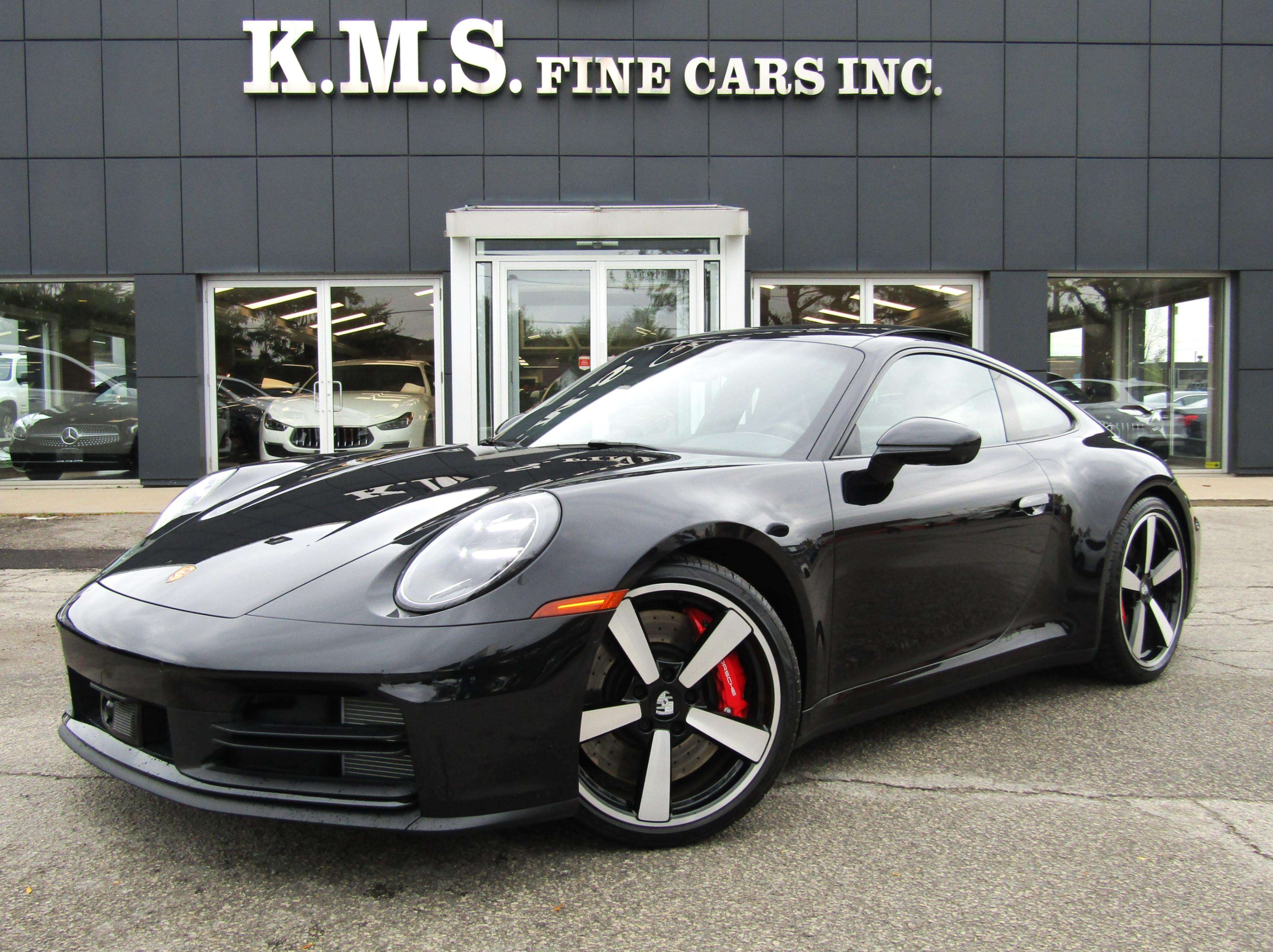 2026 Porsche 911 Coupe Carrera 4S/ PREMIUM PKG/ SPORT PACKAGE / FRONT AXLE LIFT/ 18w SPORT SEATS