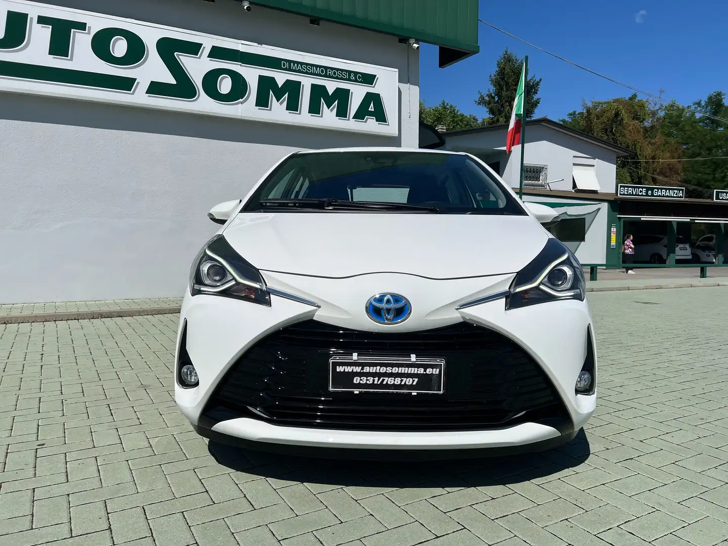 Toyota Yaris 5p 1.5h Active  SOLO 3000 KM!! INTROVABILE!! Bianco - 2