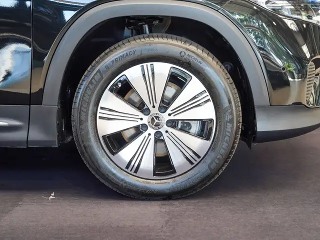 Mercedes-Benz Eqb view 2