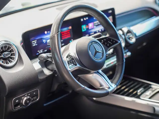 Mercedes-Benz Eqb view 17