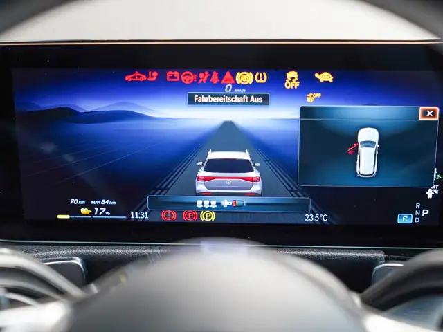 Mercedes-Benz Eqb view 18