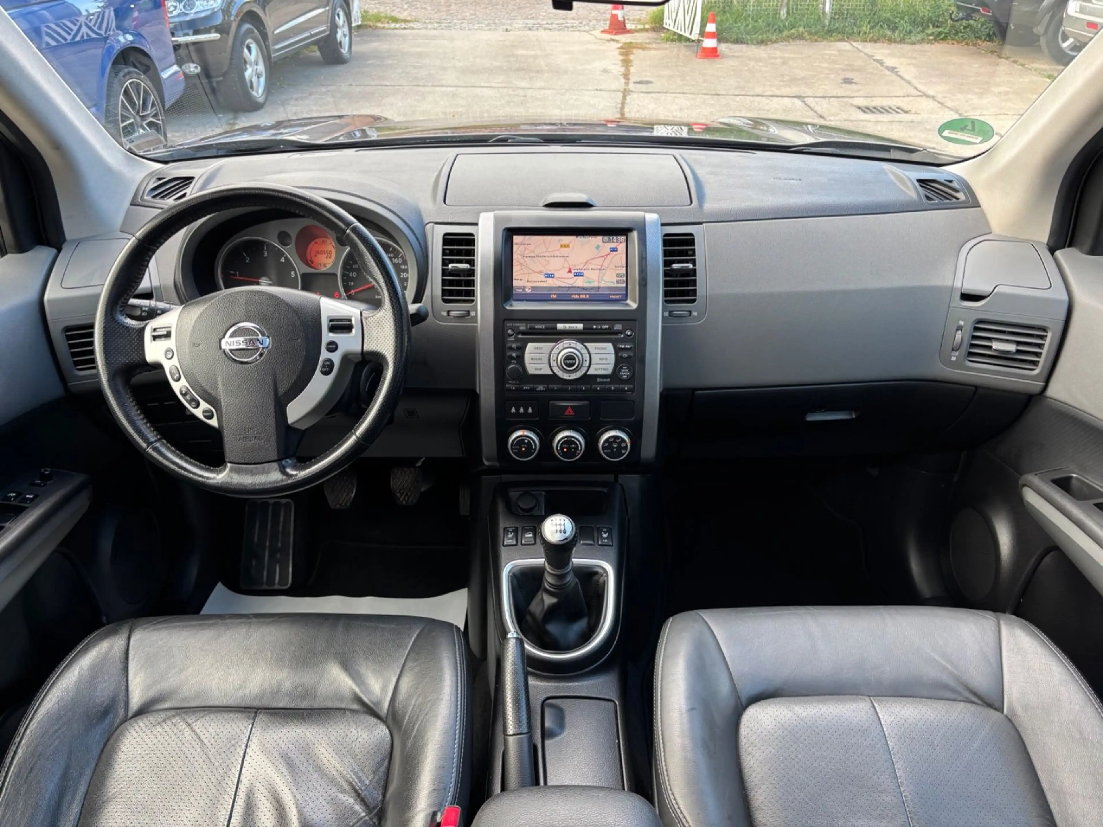 Nissan X-Trail LE 4X4 Klima Leder Navi Panorama SHZ — photo 11