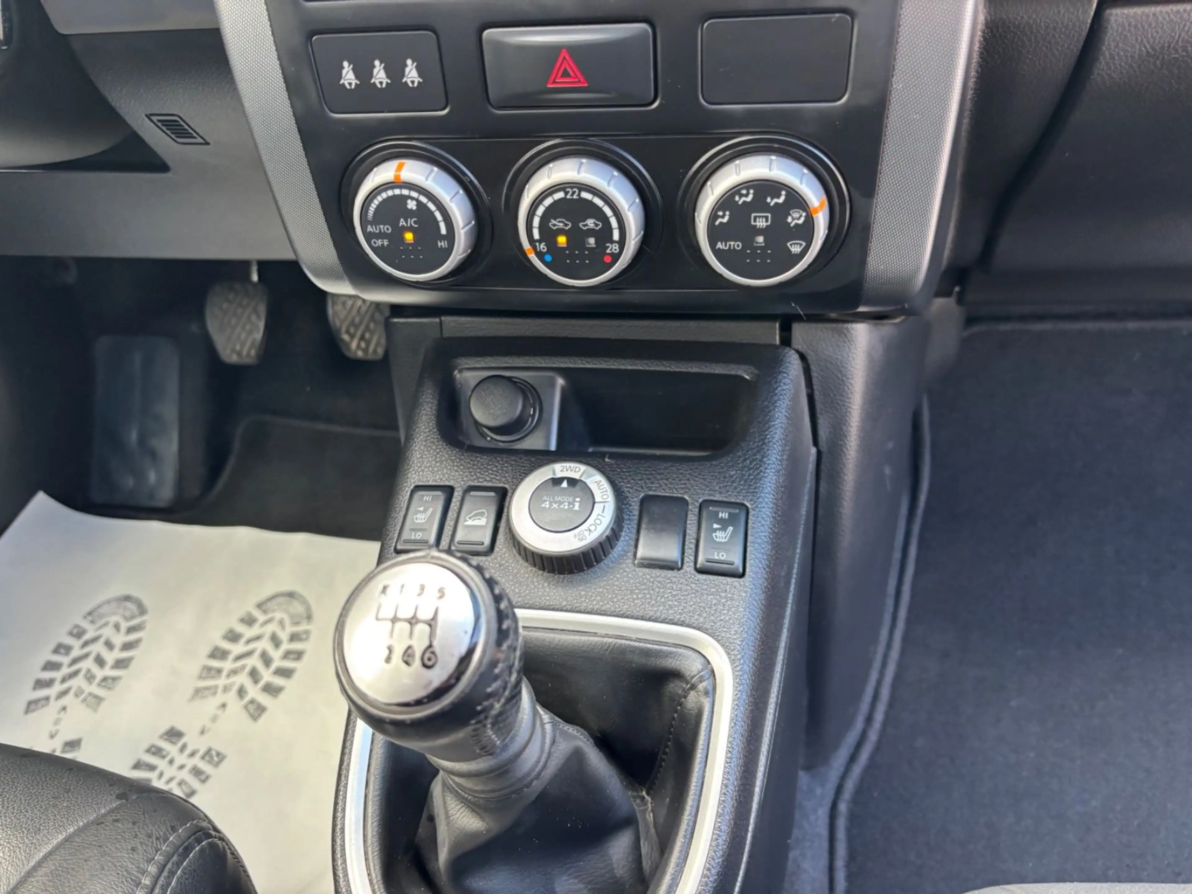 Nissan X-Trail LE 4X4 Klima Leder Navi Panorama SHZ — photo 20