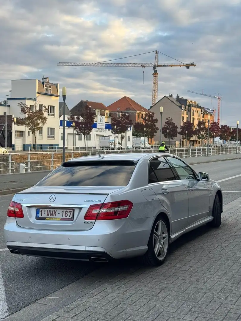 Mercedes-Benz E 220 CDI DPF BlueEFFICIENCY 7G-TRONIC Avantgarde - 2