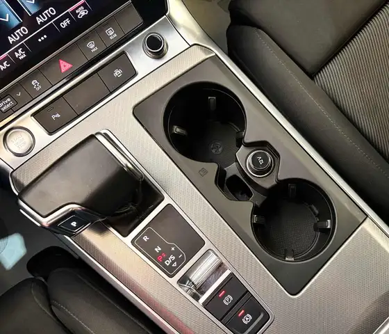 Audi A6 view 17