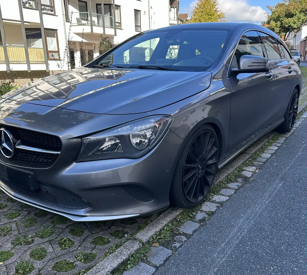 Mercedes-Benz CLA 220