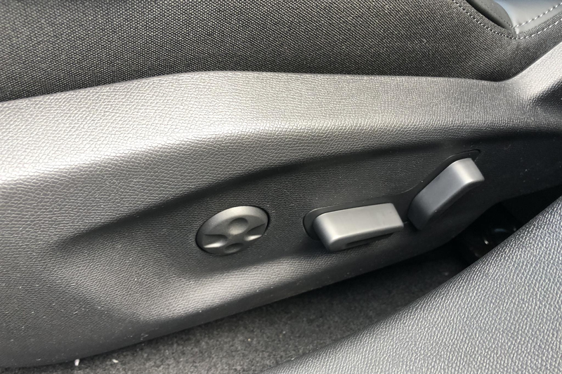 Peugeot 408 e-408 GT Exclusive 58 kWh — photo 15