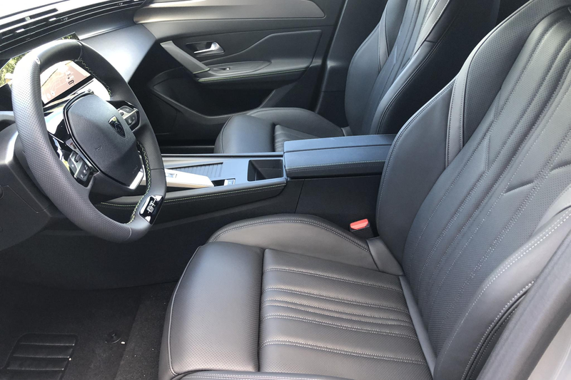Peugeot 408 e-408 GT Exclusive 58 kWh — photo 14