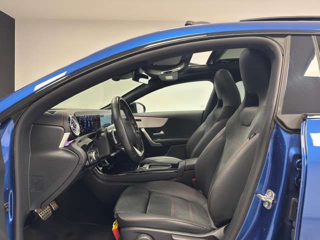 Mercedes-Benz CLA 180 — photo 11