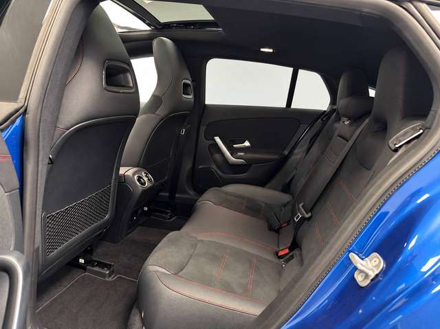 Mercedes-Benz CLA 180 — photo 15