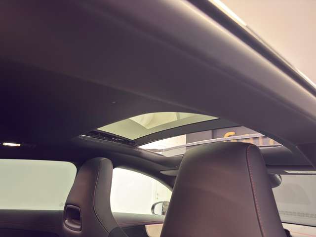 Mercedes-Benz CLA 180 — photo 18