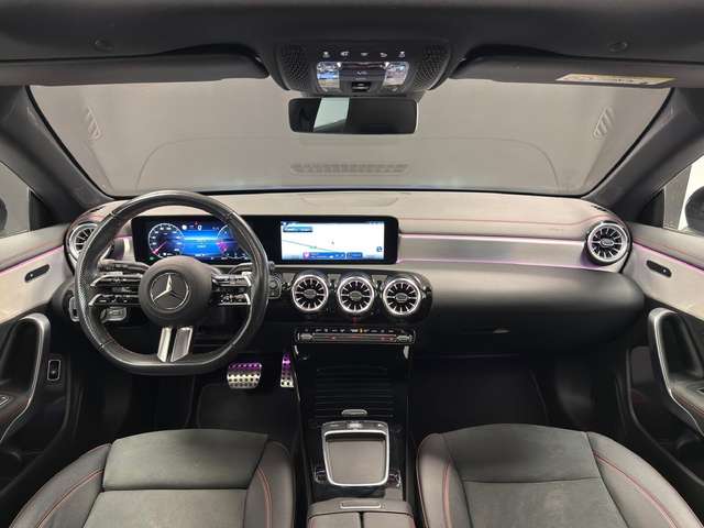 Mercedes-Benz CLA 180 — photo 9