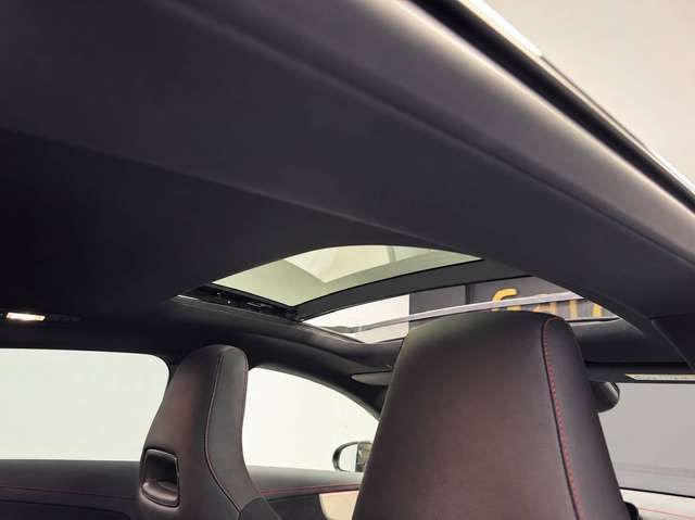 Mercedes-Benz CLA 180 — photo 18
