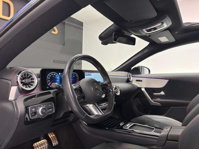 Mercedes-Benz CLA 180 — photo 14