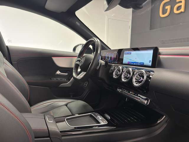 Mercedes-Benz CLA 180 — photo 13