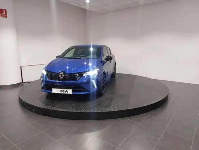 2025 Renault Clio in Blue for sale