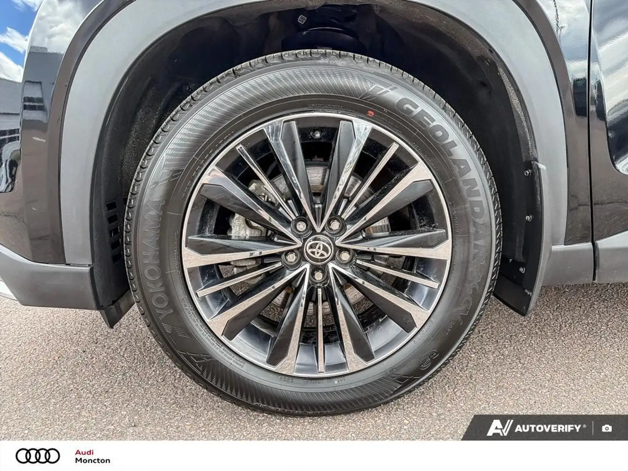 Toyota Grand Highlander снимка Toyota Grand Highlander