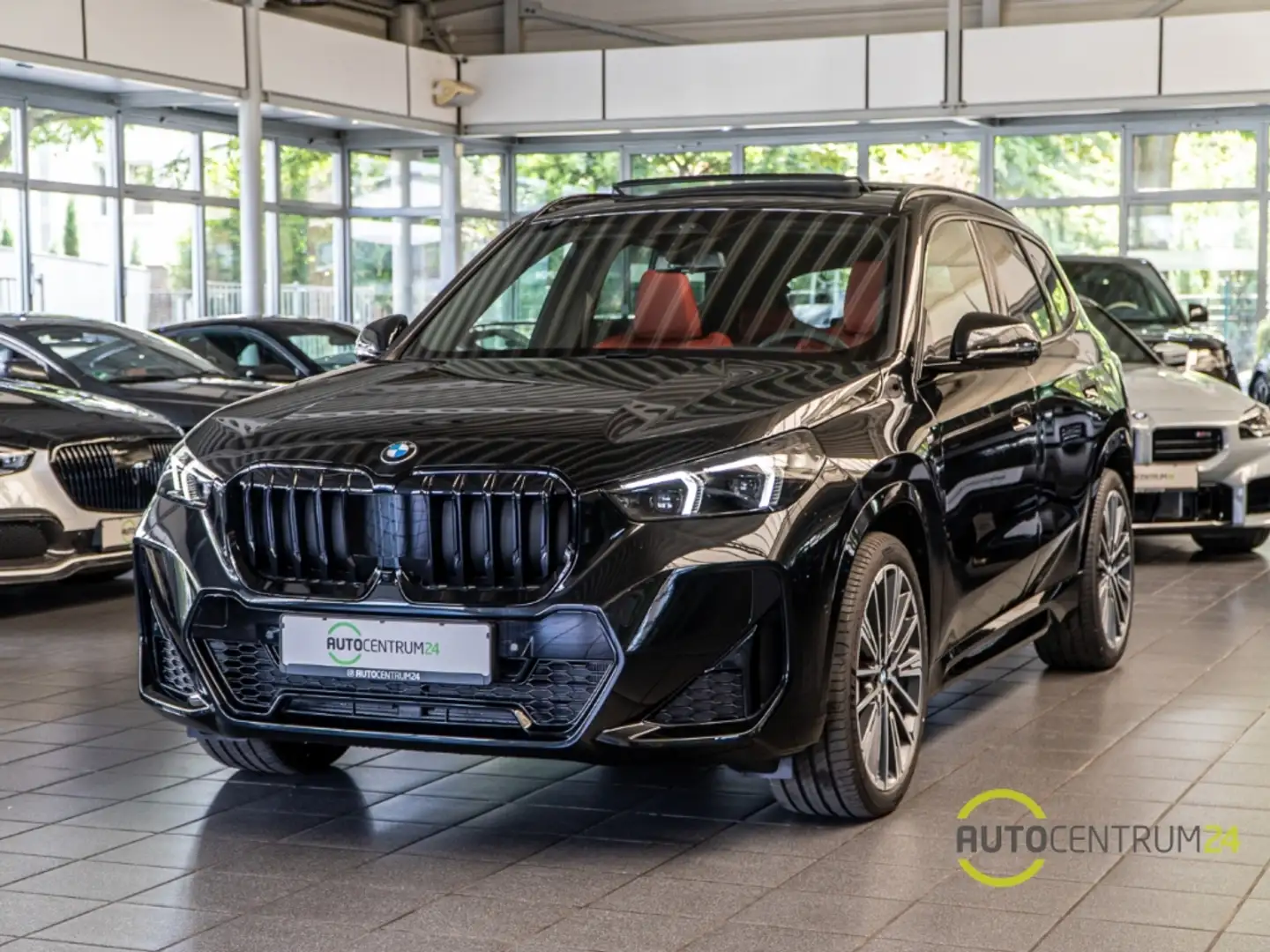 BMW X1 20i M Sport Inno Pano HUD Pano Travel Comfort Schwarz - 2