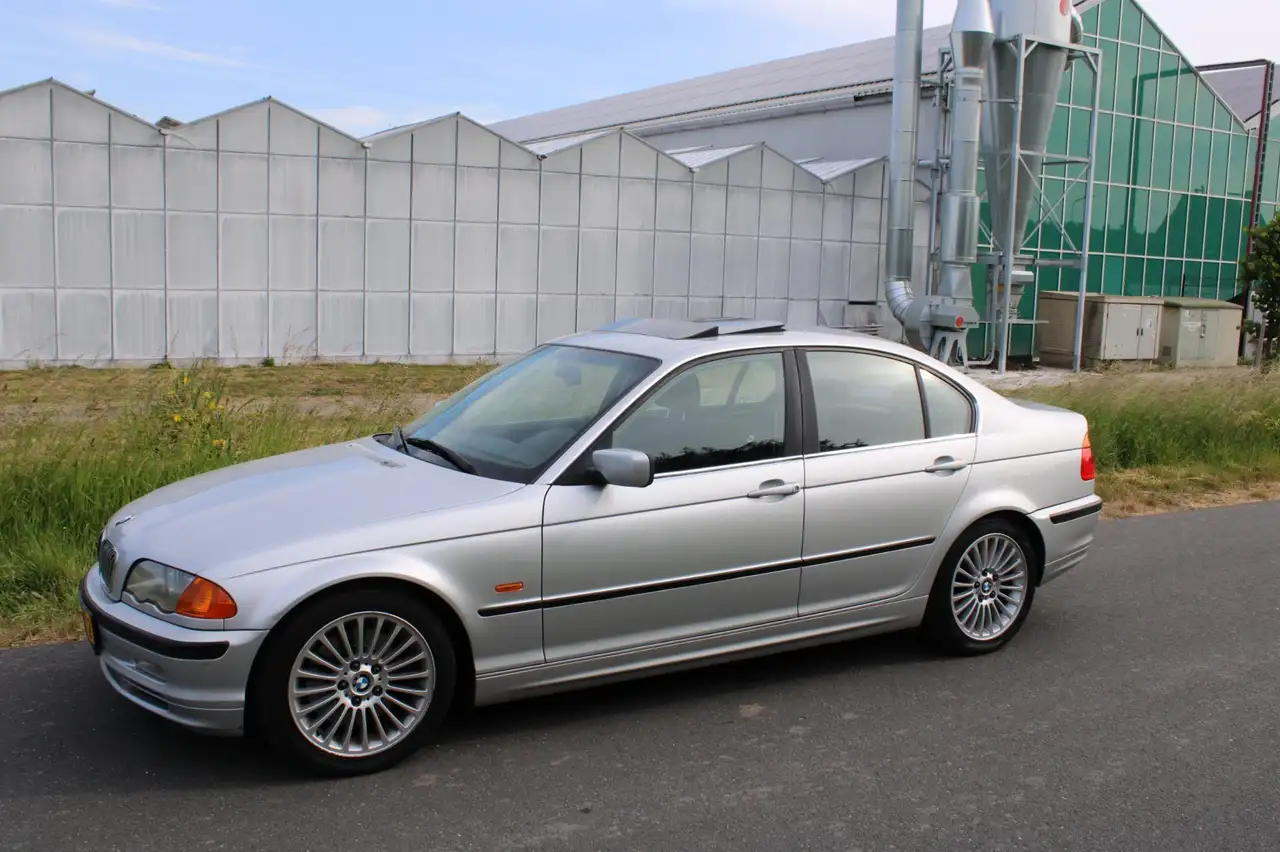 BMW 330I Automaat Youngtimer, foto 7