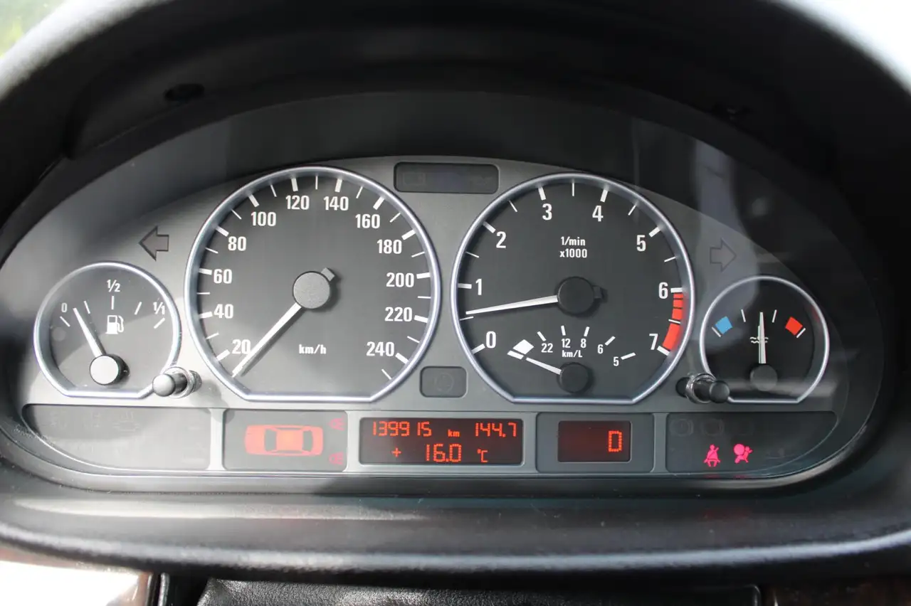 BMW 330I Automaat Youngtimer, foto 9