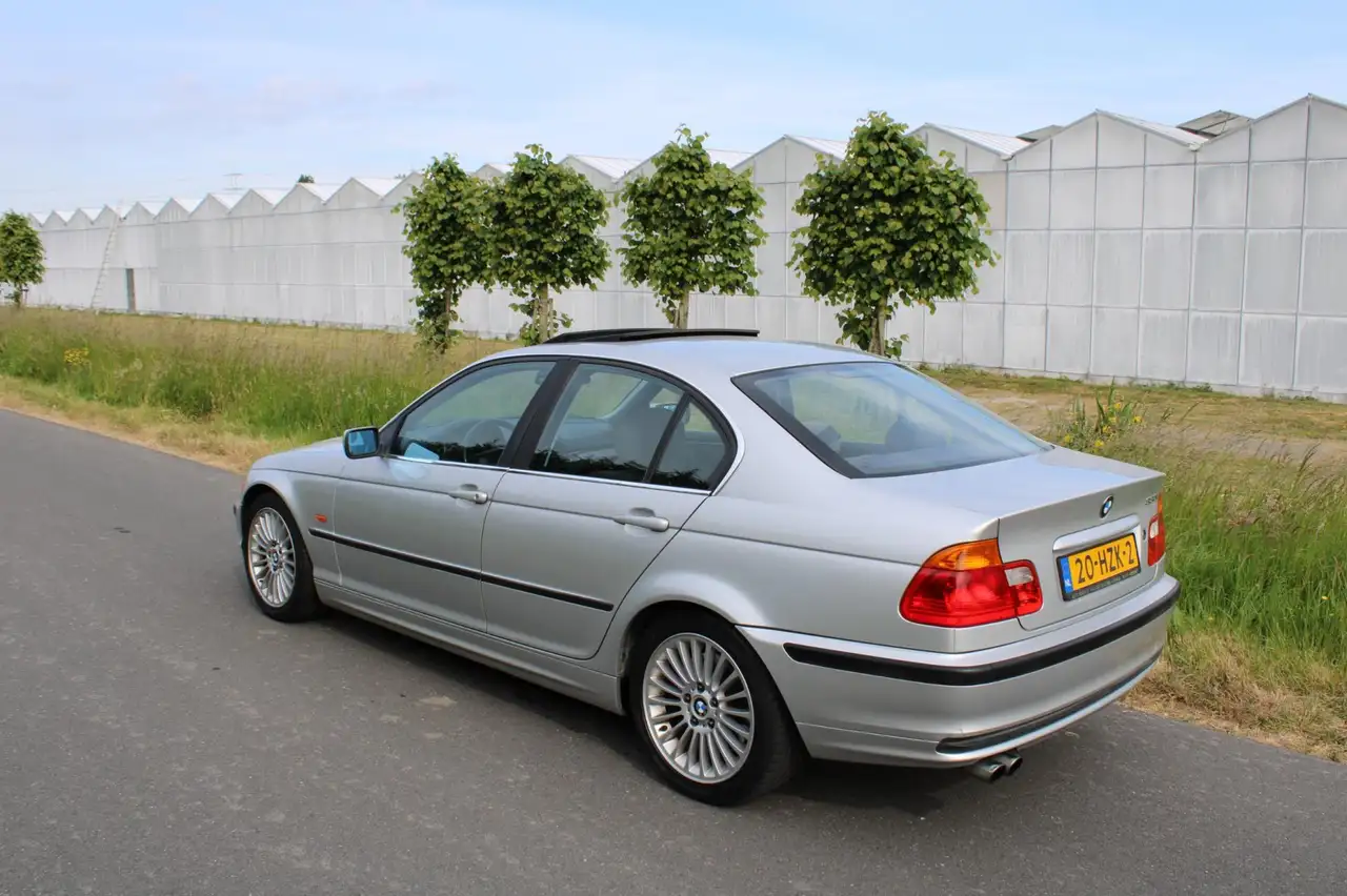 BMW 330I Automaat Youngtimer, foto 4