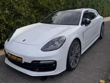 Panamera 4 e-Hybrid Sport Turismo FULL OPTION