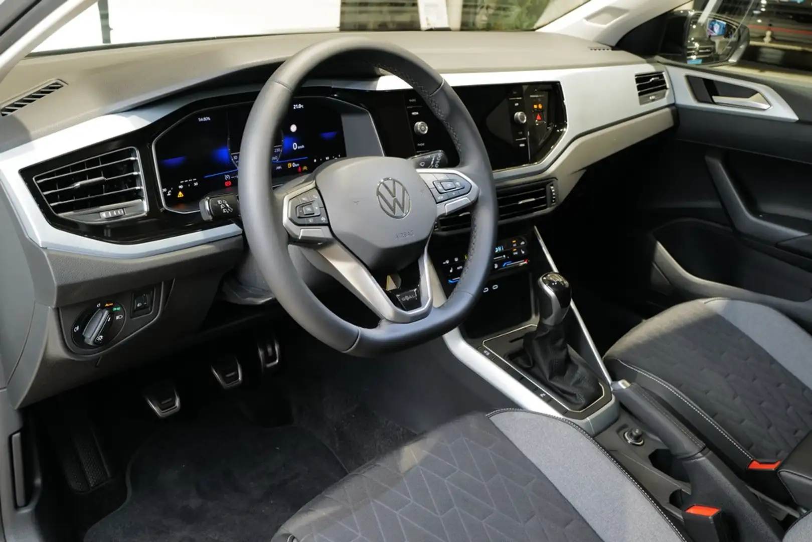 Volkswagen Polo VI Goal RKAM SHZ DAB LED AppConnect Gris - 2