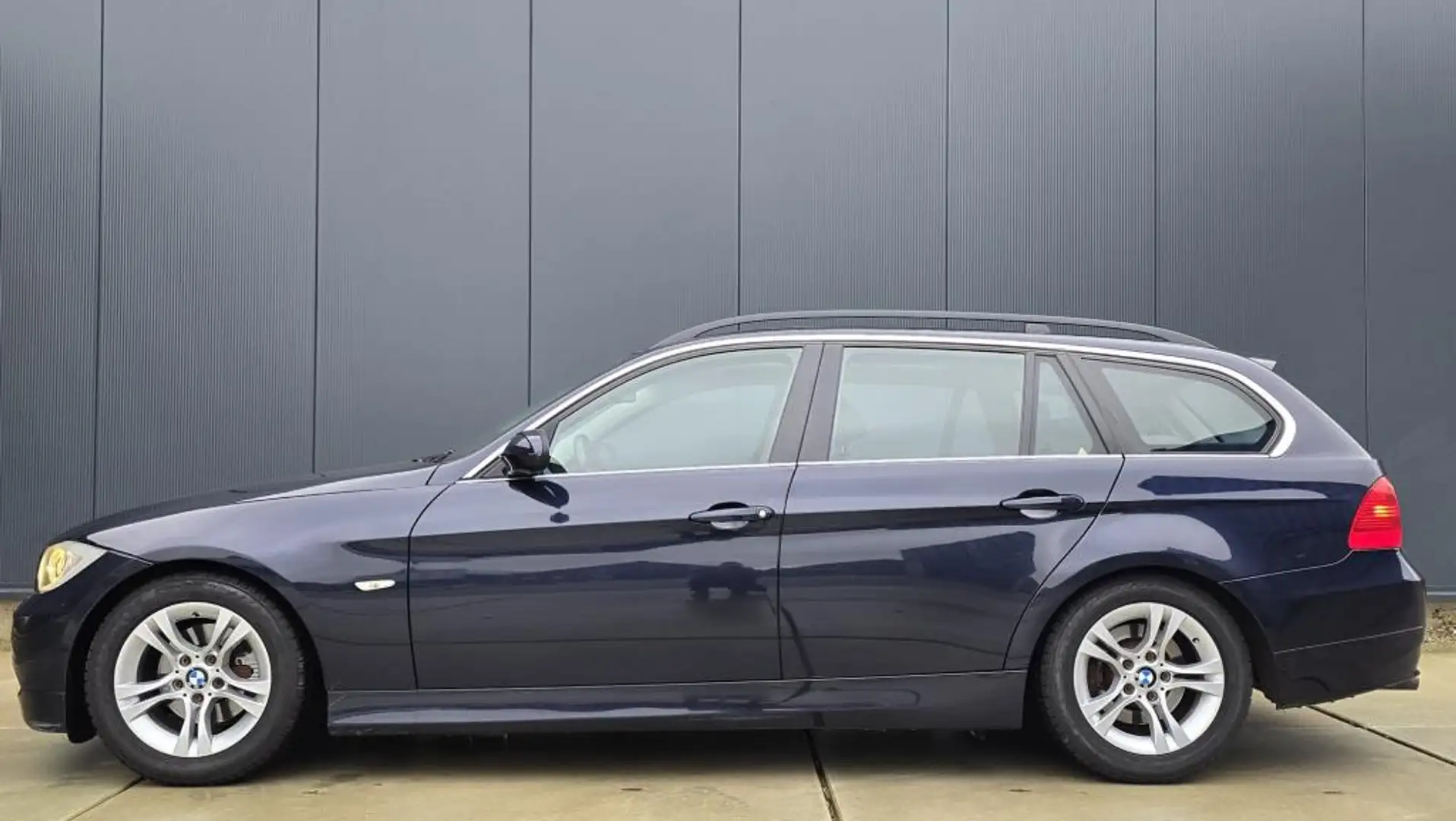 BMW 325 3-serie Touring 325i High Executive DEALER OND Blauw - 2